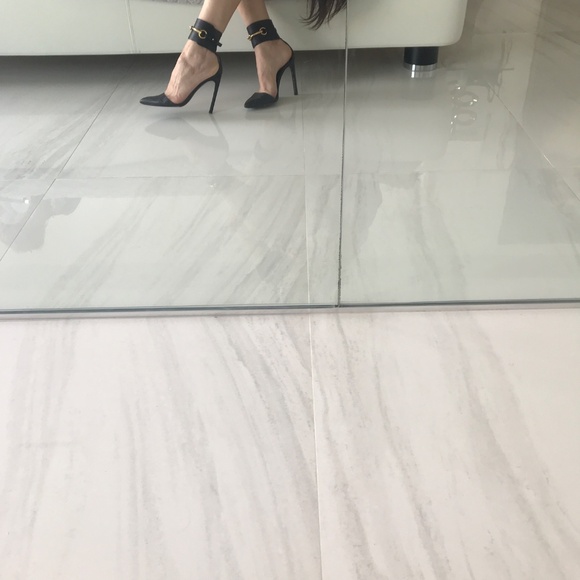Authentic Gucci ankle cuff horsebit heels - Picture 8 of 15